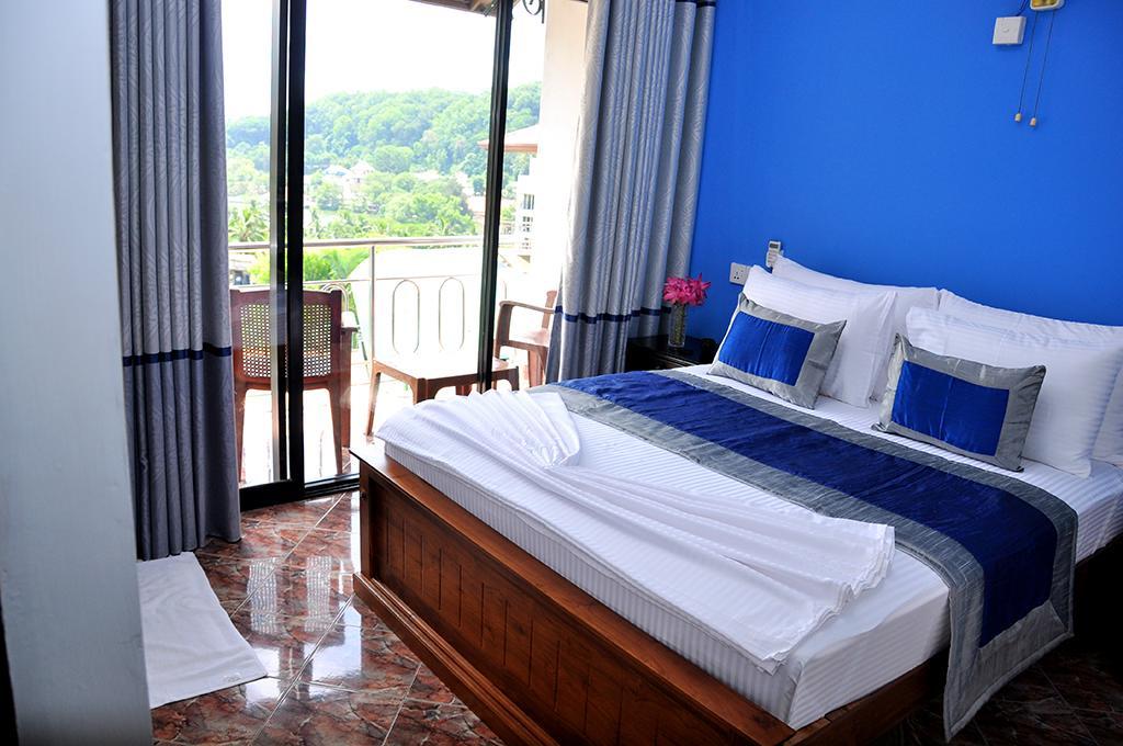 Highest View Hotel Канди Екстериор снимка
