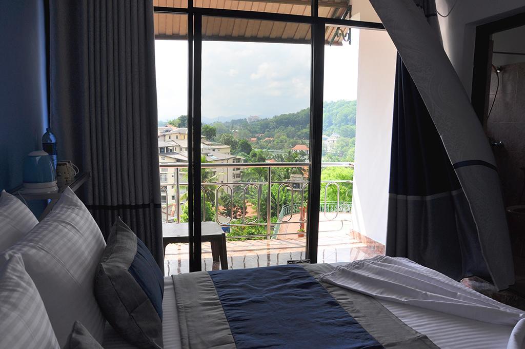Highest View Hotel Канди Екстериор снимка